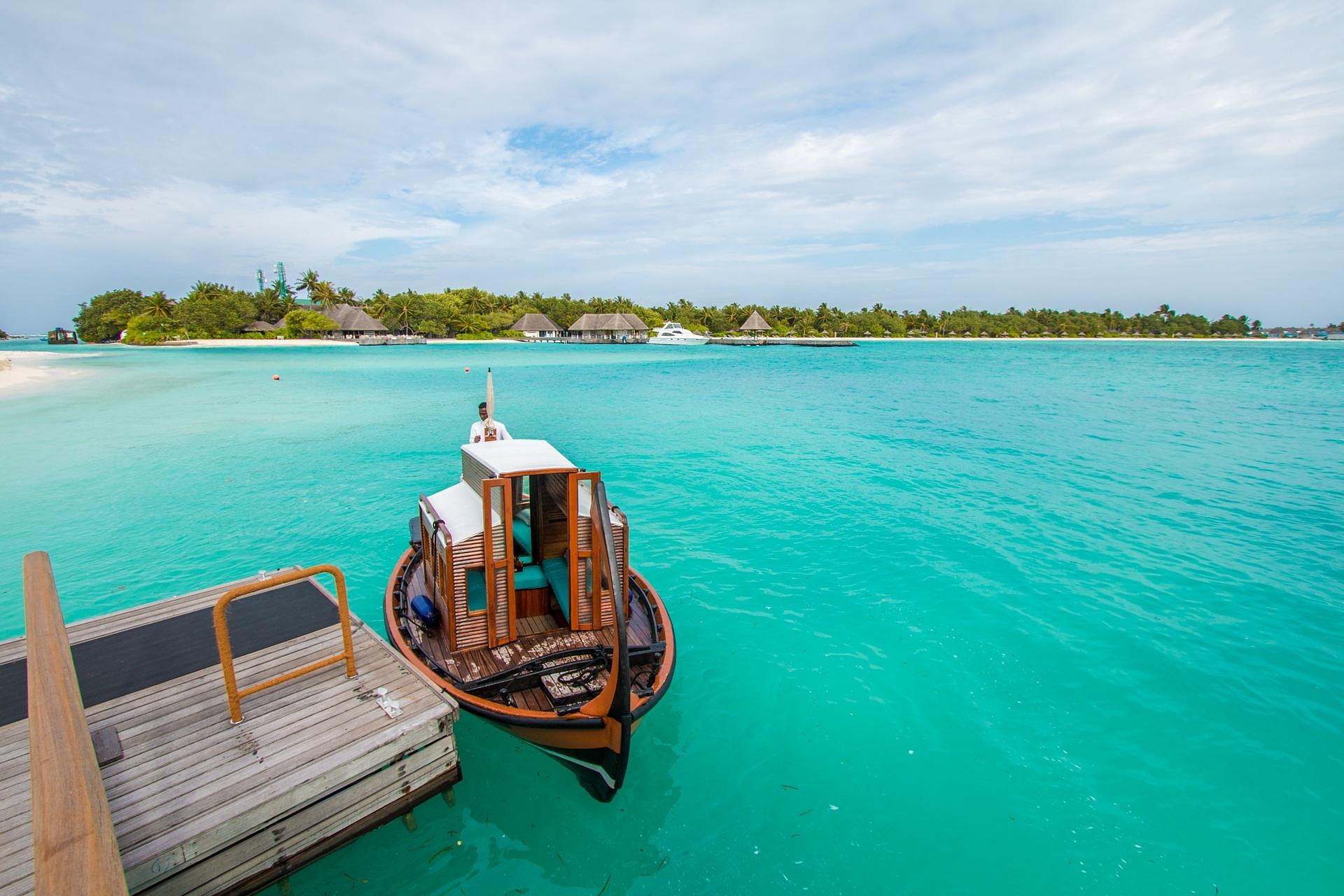 visit maldives